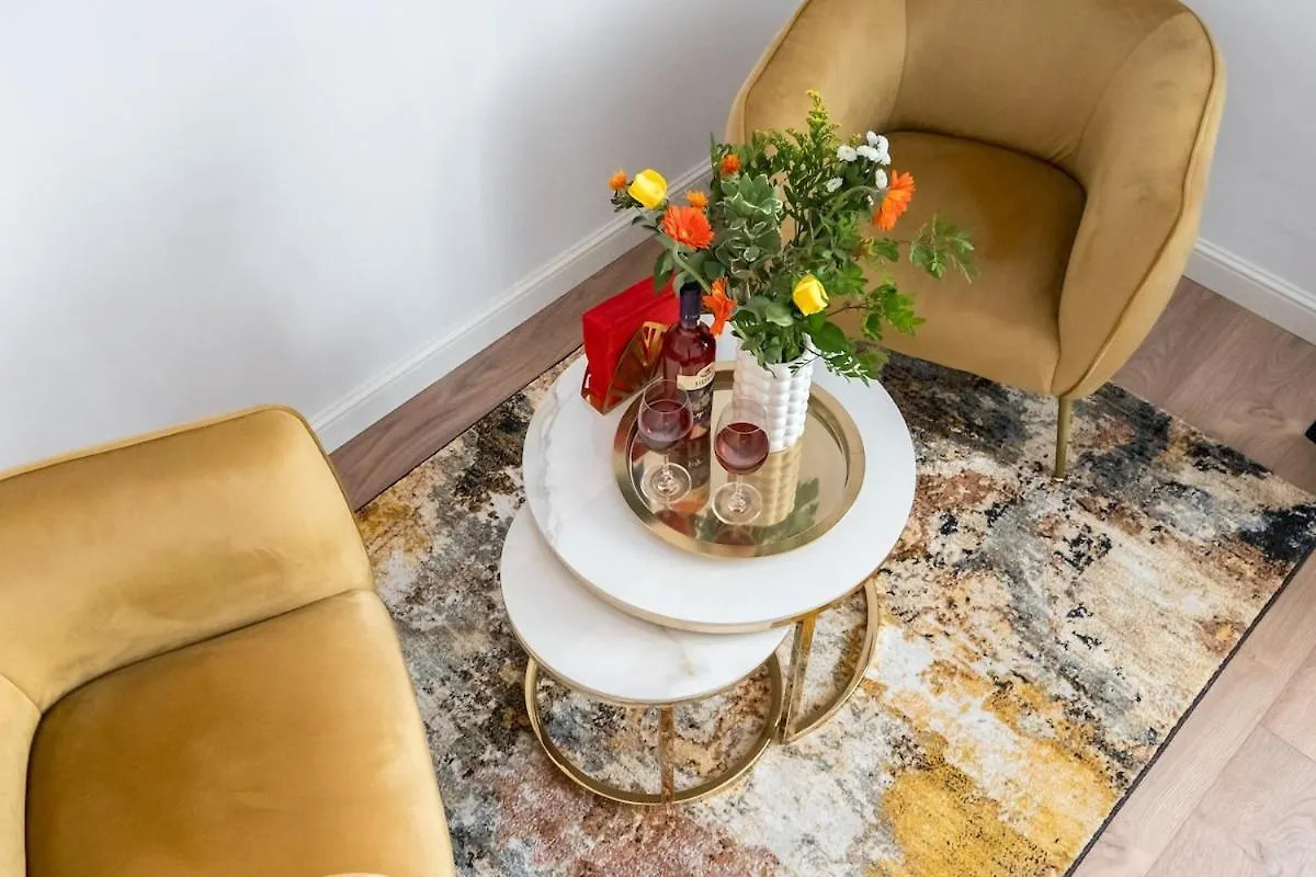 G24 - Luxurious & Cozy Stay Inspired By Freedom Bucharest Apartment