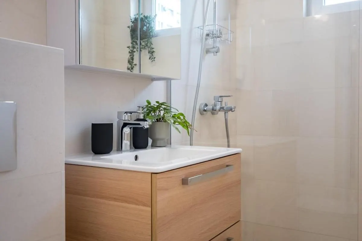Apartment G24 - Luxurious & Cozy Stay Inspired By Freedom Bucharest